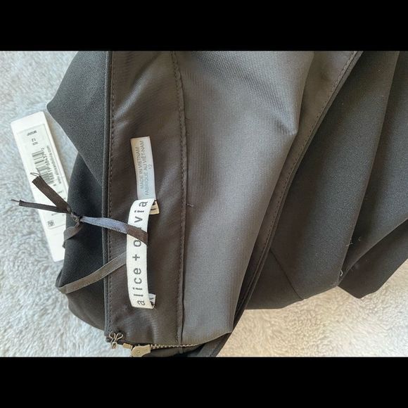 Alice + Olivia - Black Mini Skirt - size 12 - Picture 5 of 8